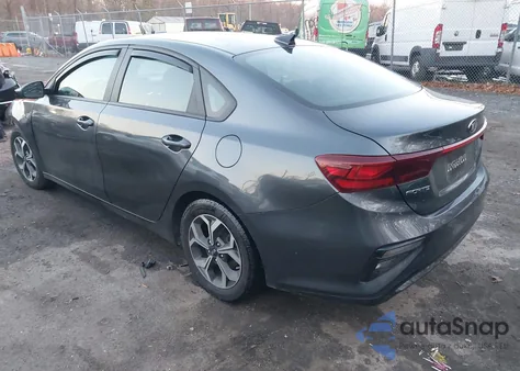 2021 Kia Forte Lxs z USA, uszkodzony, nr VIN 3KPF24AD7ME313590